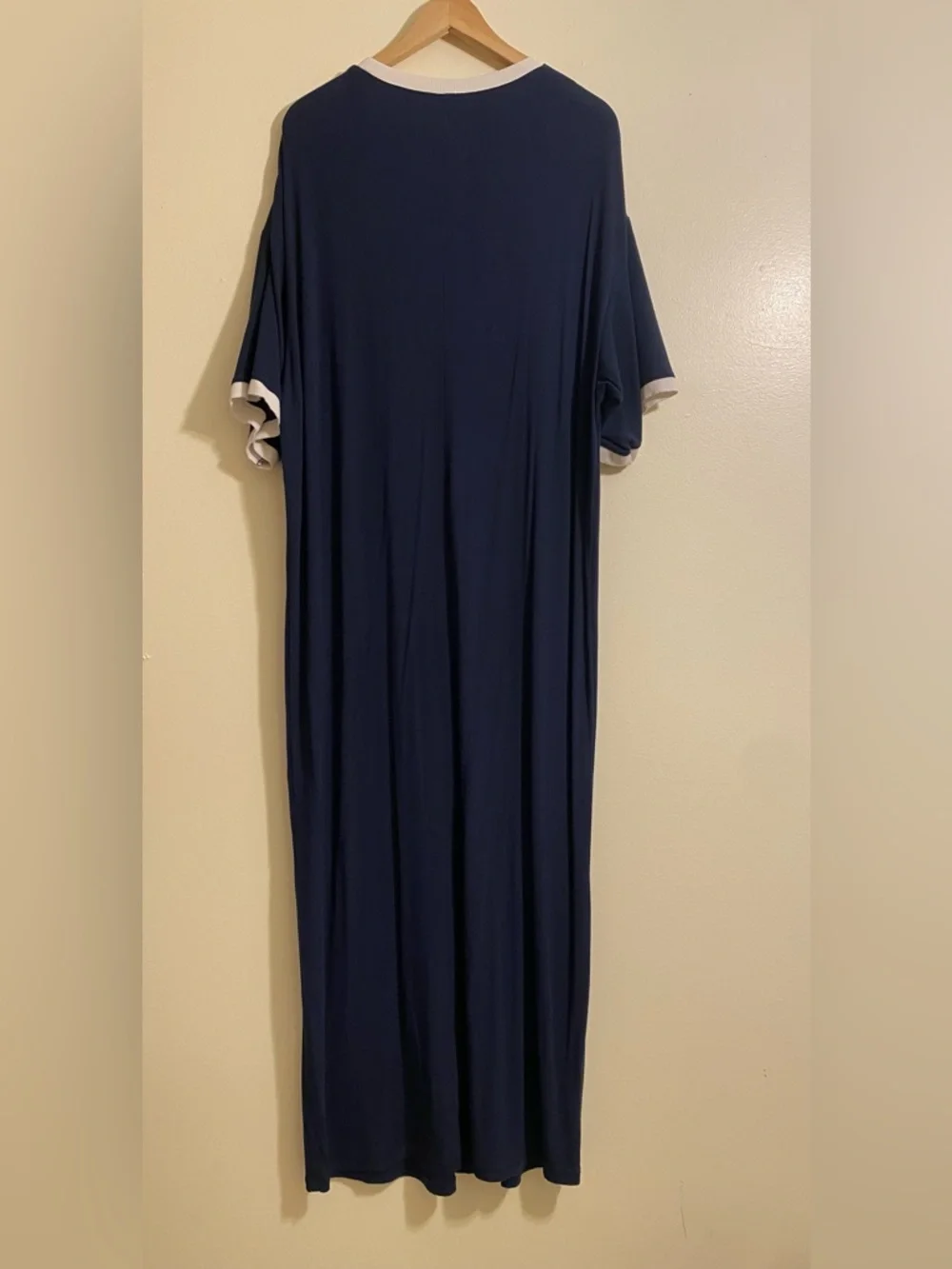 SKIMS  Relaxed Navy Short-Sleeve Maxi Dress with Contrast Trim. Size XL - Picture 2 of 8